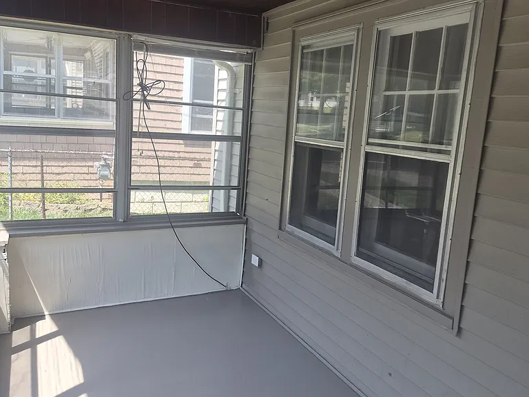 144 Moore St — Photo 3