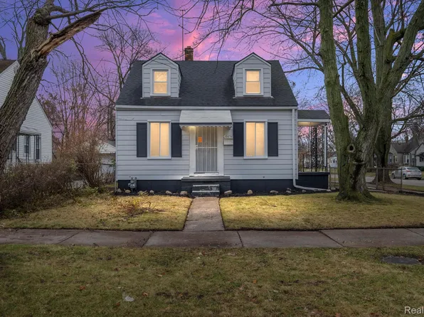 19258 Beaconsfield St, Harper Woods, MI 48225