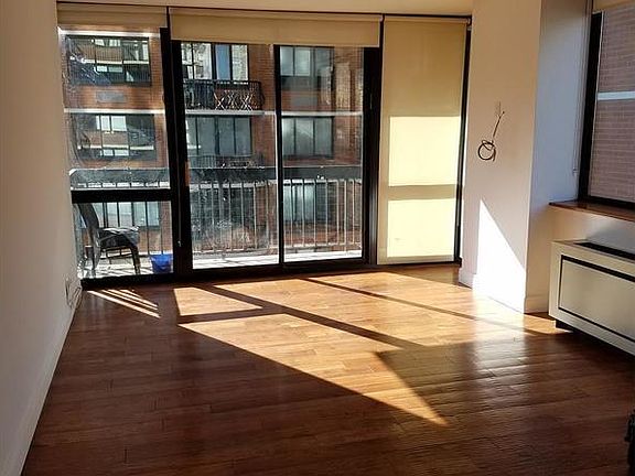 3rd image of 330 E 75th St APT 6G