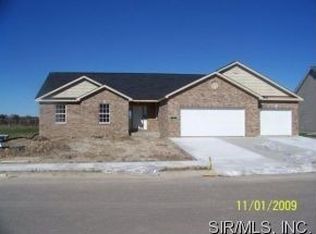 9619 Mallard Dr, Mascoutah, IL 62258