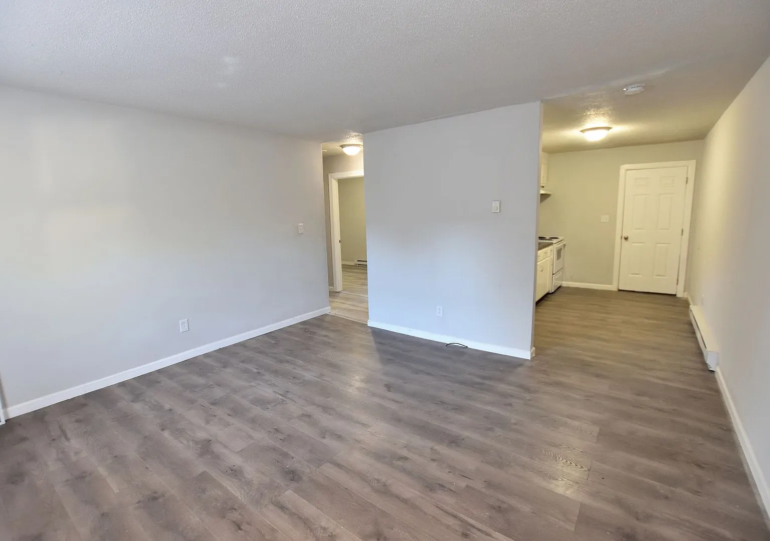 1607 Charter Drive — Photo 2