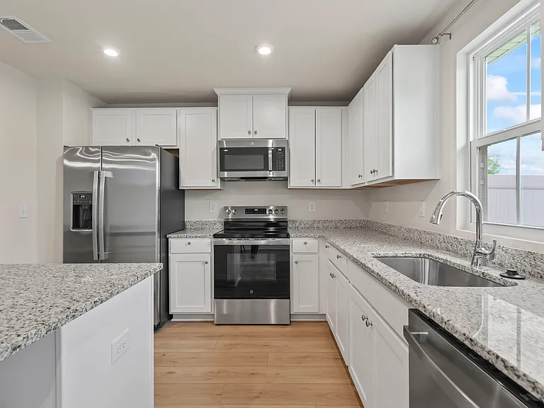 338 Myrtle Meadows Dr — Photo 15
