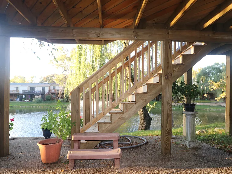 1005 Lakefront Dr — Photo 31