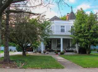 418 E Main St, Carlinville, IL