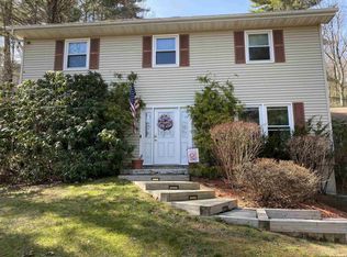 9 Shelly Dr, Ellenville, NY 12428