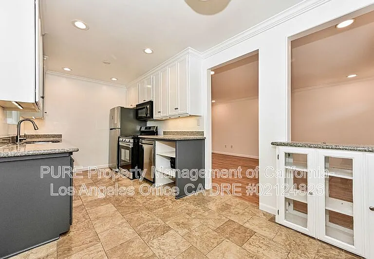 1527 Harvard St #2 — Photo 4