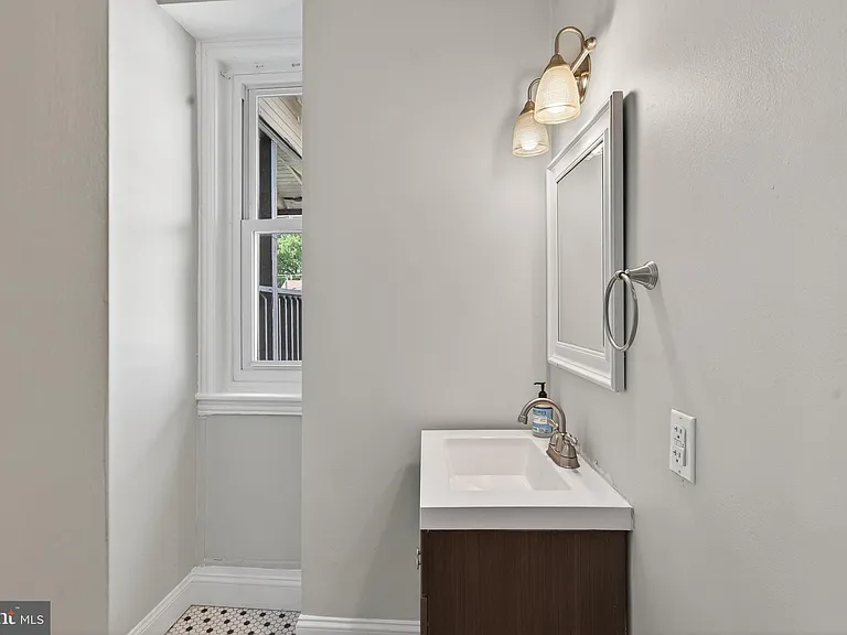 144 Gay St #2 — Photo 11