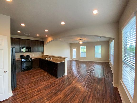 5th image of 64 Woodland Hills Dr #B