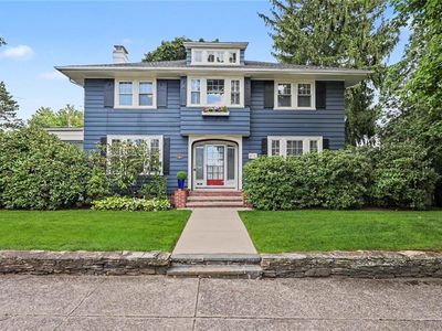 610 East Ave, Pawtucket, RI, 02860