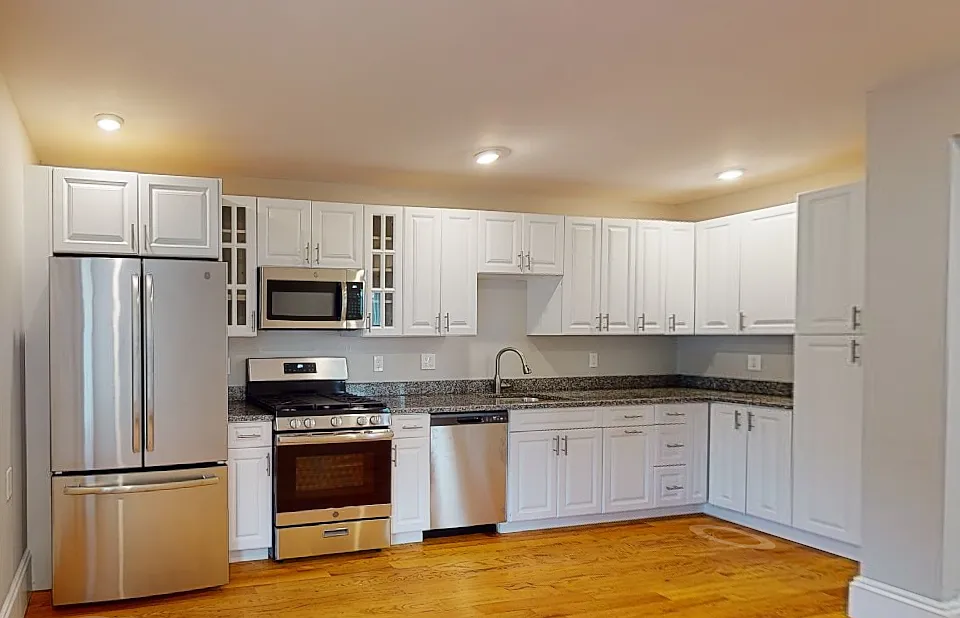 11 Hammond St #1