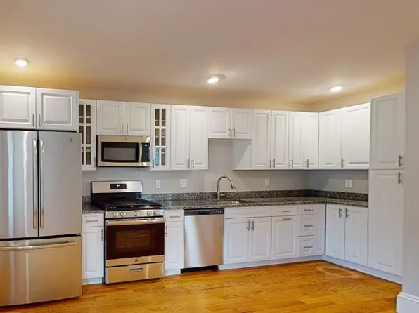 11 Hammond St #1, Somerville, MA 02143