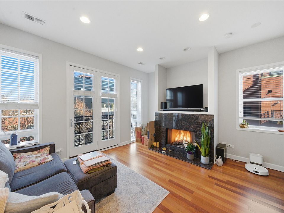 1st image of 1314 N Wicker Park Ave APT 3