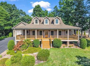 82 Red Mulberry Dr, Zirconia, NC 28790