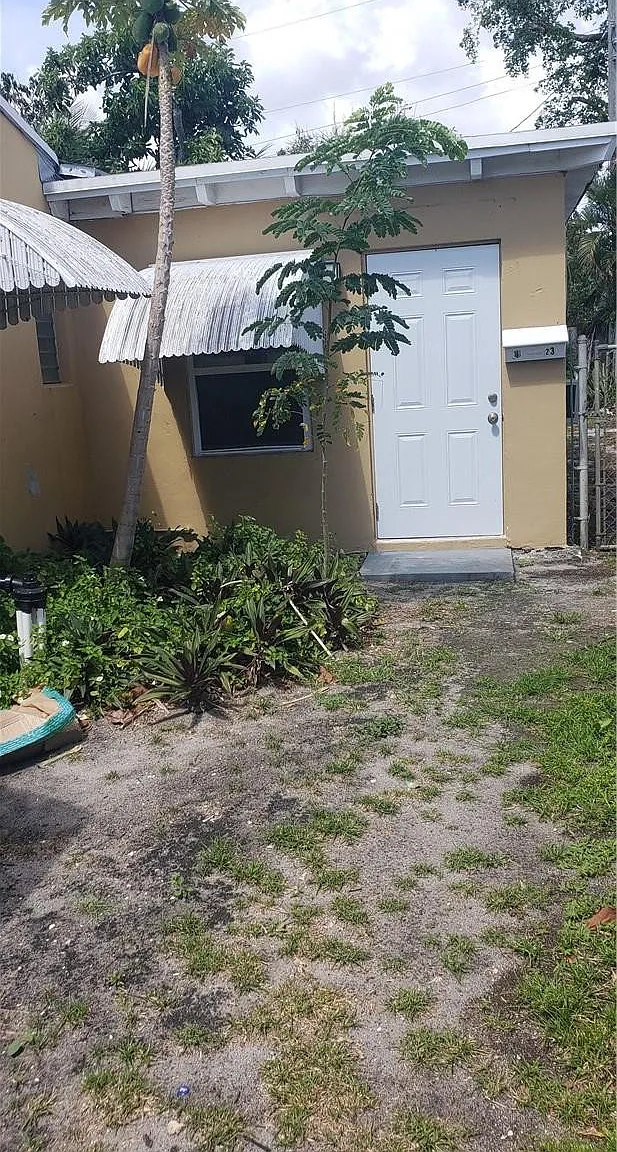 Studio, 1.0 bath, 375 sqft, $1,400 — Photo 1