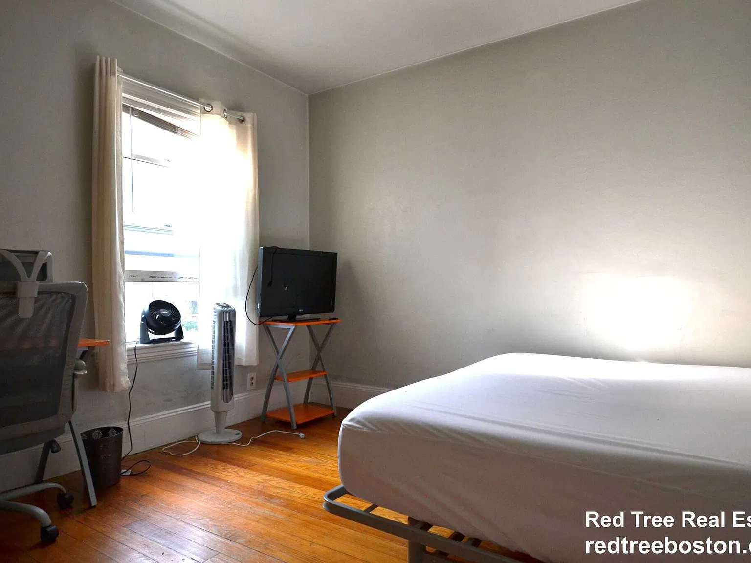 4 bed, $3,900 — Photo 4