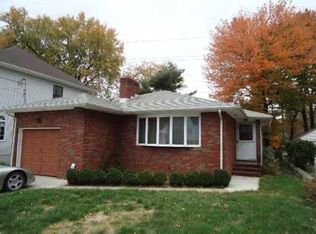 85 Elmwood Ave, Edison, NJ 08837