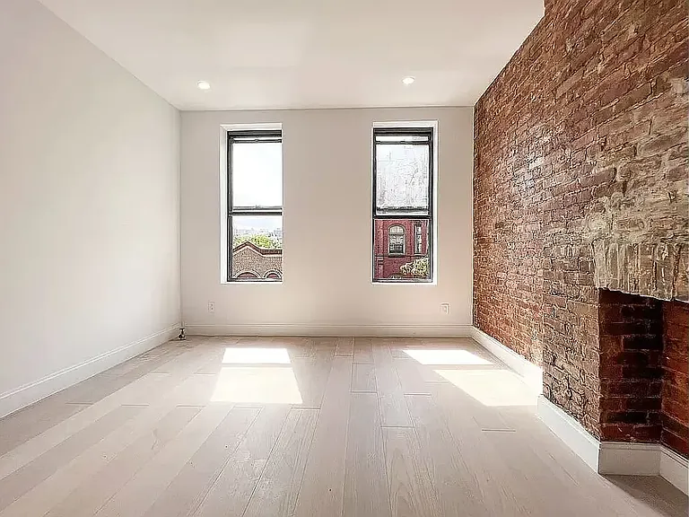 627 E 6th St #6 — Photo 7