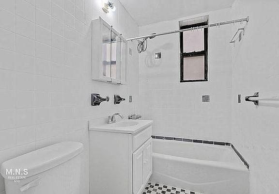 5th image of 4309 40th St APT 5J