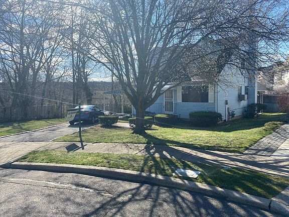 2nd image of 11 S Cherrybrook Pl