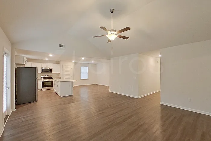 114 Western Red Cedar Dr — Photo 4