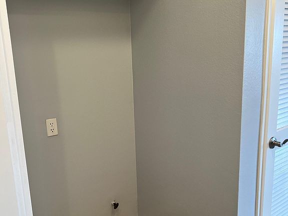 3rd image of 2211 S Gaffey St Unit 6