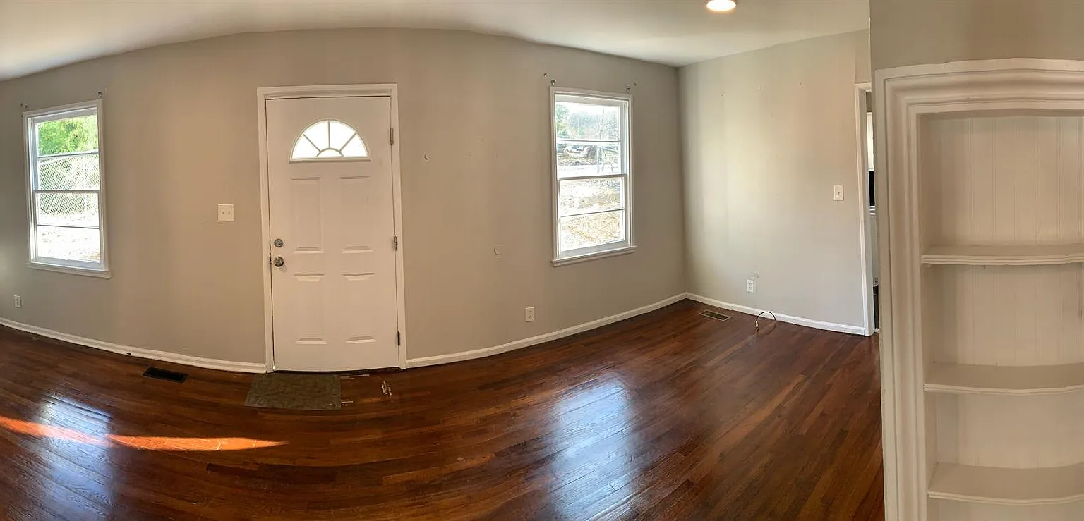 45 Lakeside Dr - 1 — Photo 2