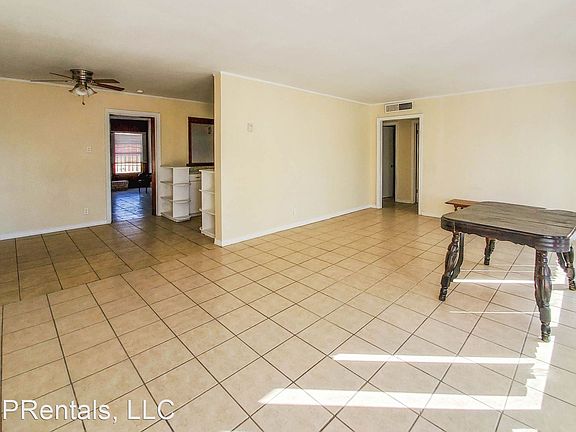 4th image of 1309 Honeysuckle Dr