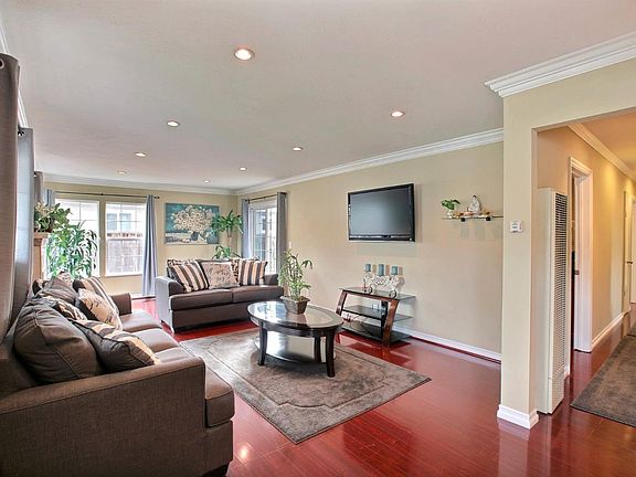 4th image of 157 N Claremont Ave