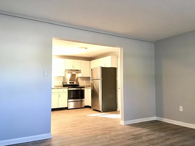 2 bed, 676 sqft, $1,900 — Photo 2