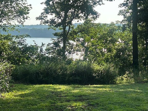 4th image of 602 S Raum Park Dr