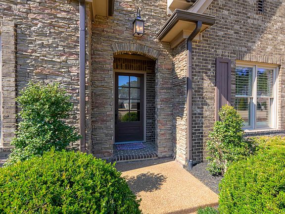 2nd image of 25 Riversedge Cv N