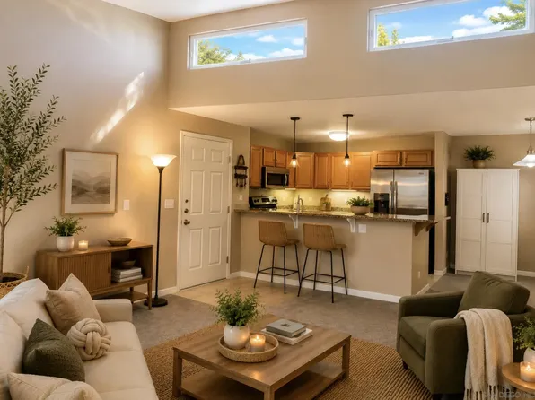 5252 Balboa Arms Dr Unit 280, San Diego, CA 92117