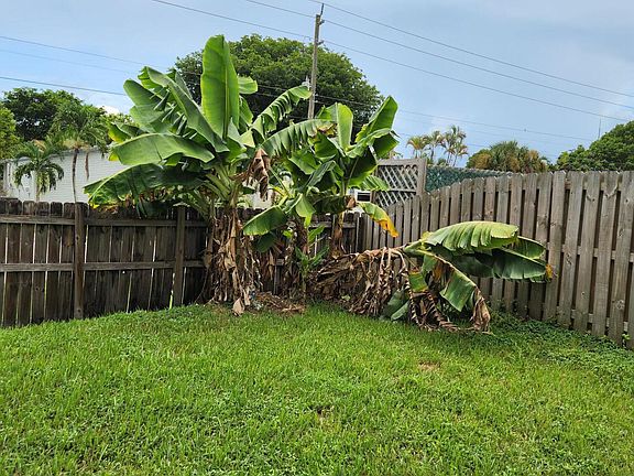 2nd image of 1000 SW 133RD Terrace