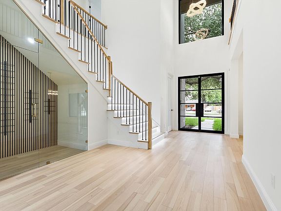 4th image of 3135 Walnut Hill Ln