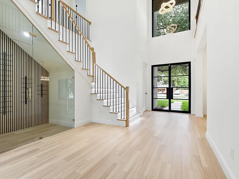3135 Walnut Hill Ln — Photo 4