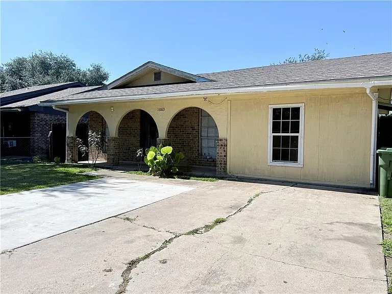 1003 Alta Vista Dr — Photo 1