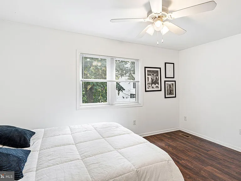 208 W Wildey St — Photo 18
