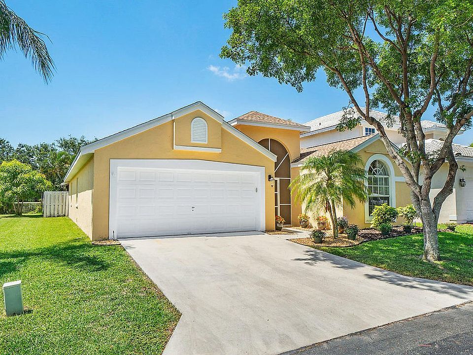 1st image of 1309 Fairfax Cir E
