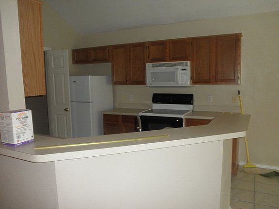 3rd image of 1305 E Hancock St
