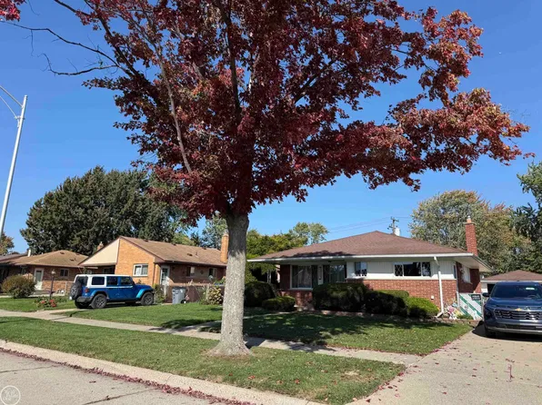 21009 Danbury St, Clinton Township, MI 48035