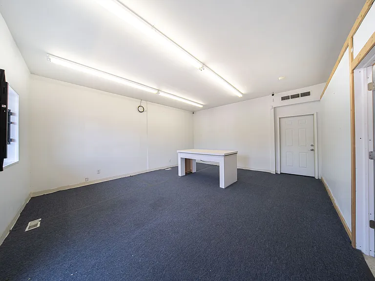 209 S Ford Blvd — Photo 13