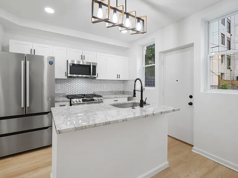 1721 L St NE — Photo 11