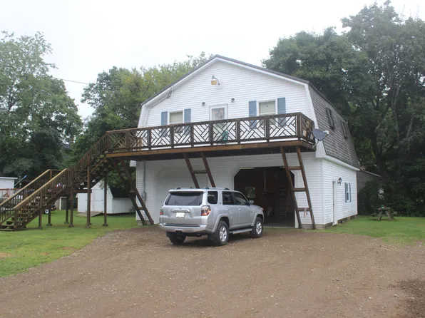 16 Washington Street, Baileyville, ME 04694