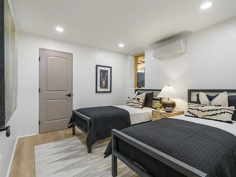 1315 Old Pecos Trl #C — Photo 4