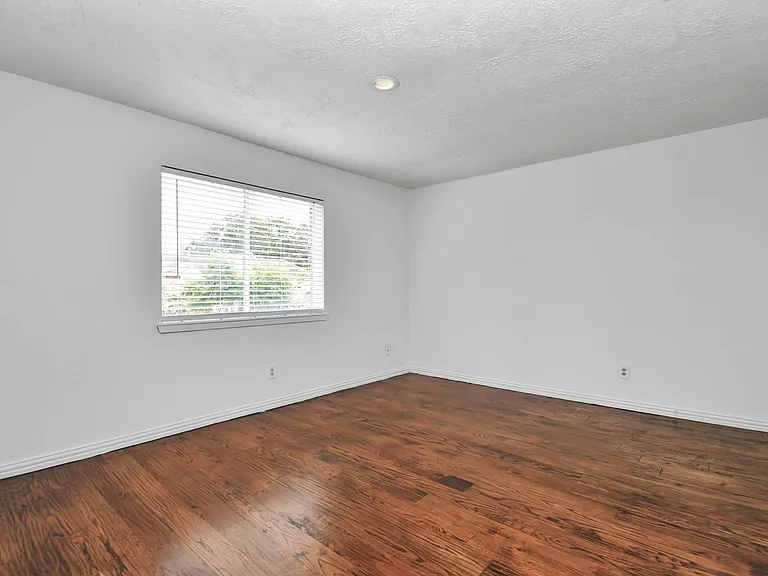 10131 Kent Towne Ln — Photo 8