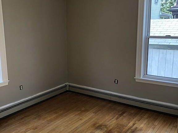 4th image of 35 Pembroke St #1