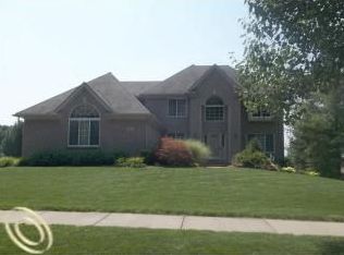 4067 Delphine Dr, Wixom, MI