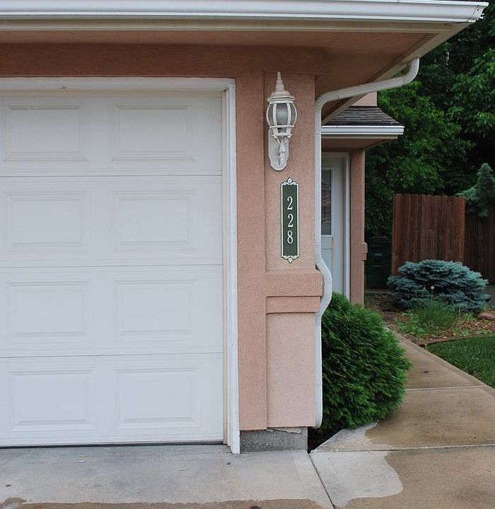 1st image of 228 SE Florence Ave