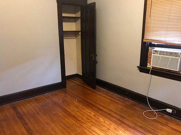 5th image of 3510 Mozart Ave