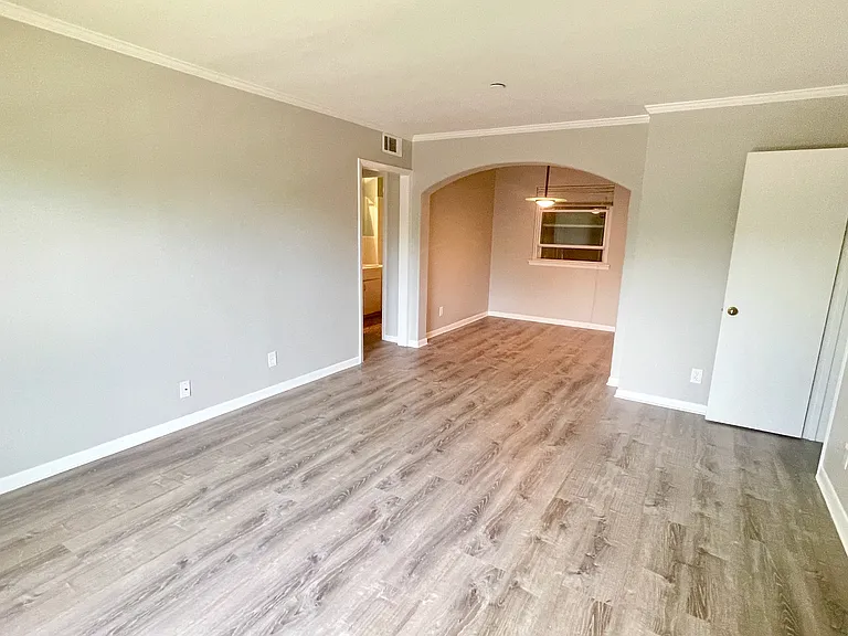 3215 Douglas Ave #201 — Photo 7